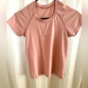 Lululemon Swiftly Tech Short-Sleeve Shirt 2.0 flush pink size 6